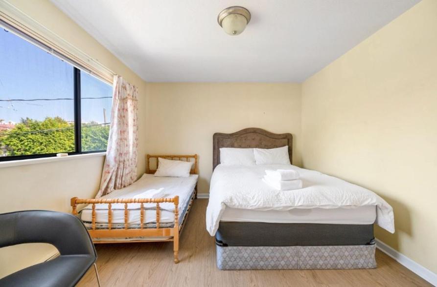 Stylish & Central Vancouver Retreat - Steps From Local Attractions! Apartment Exterior photo